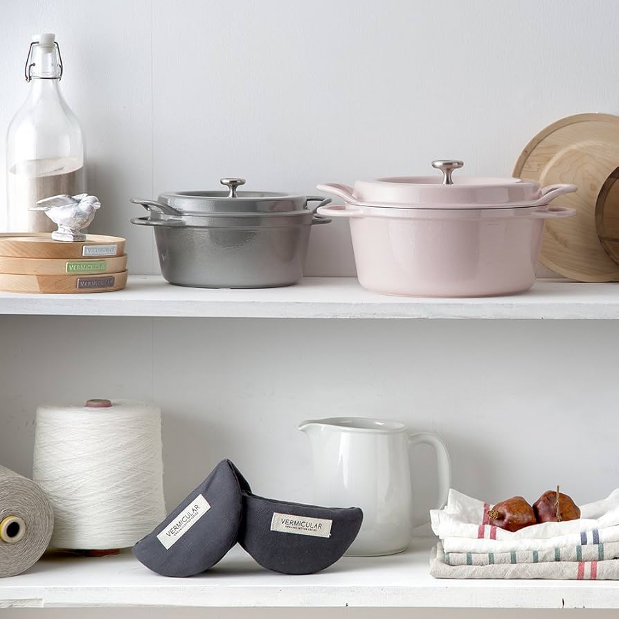 Amazon｜バーミキュラ 鋳物ホーロー鍋 22cm パールグレー 無水調理