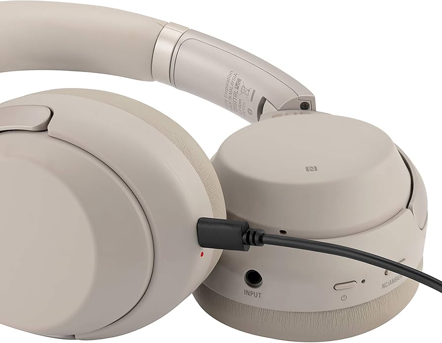 SONY WH-1000XM6 - 付属品: 収納ケース、充電ケーブル SONY WH-1000XM6