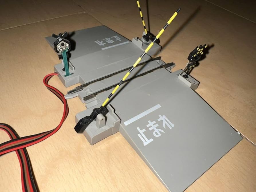 Amazon.co.jp: TOMIX Nゲージ 鉄道模型 5031 自動踏切セット（単線用