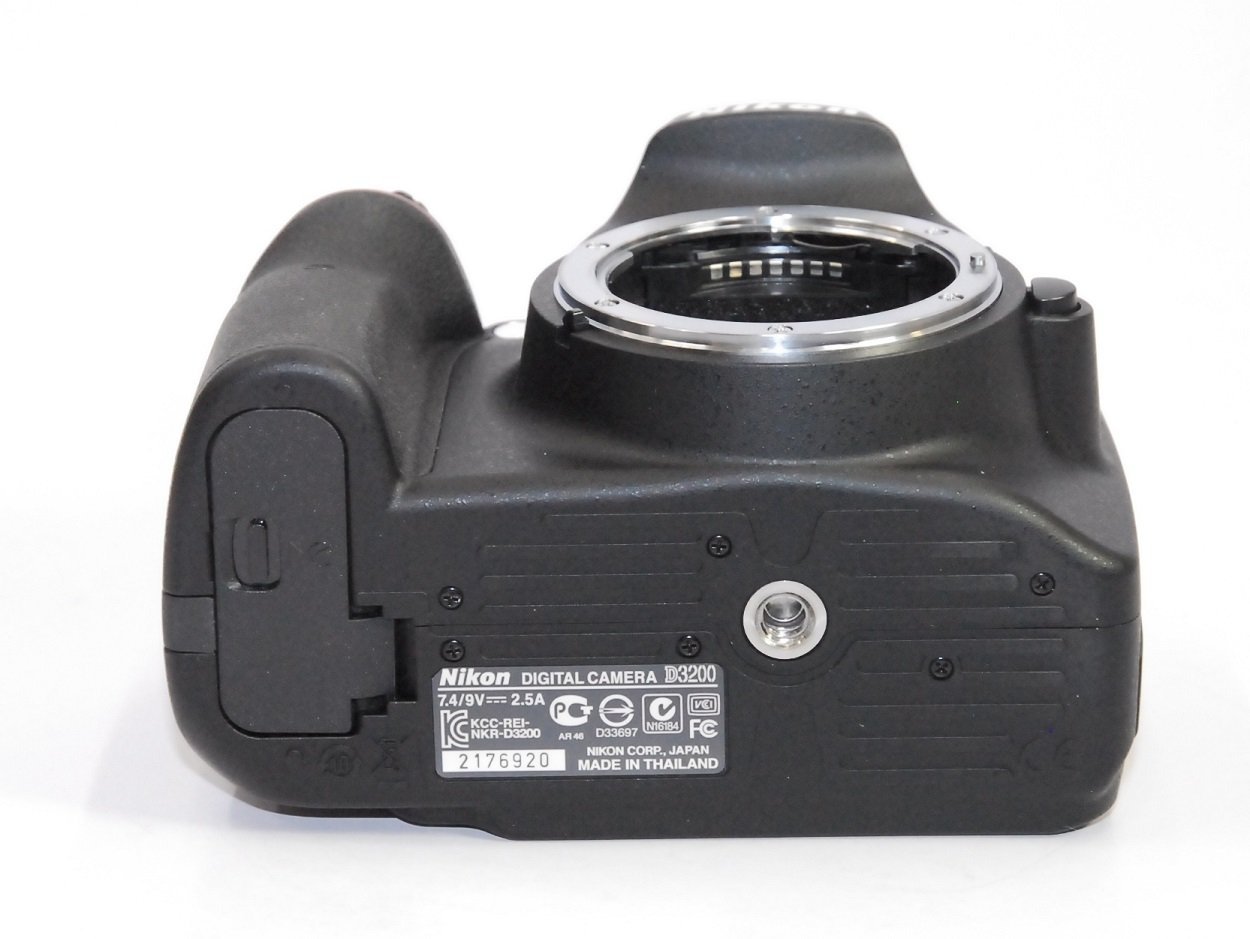 Amazon | Nikon デジタル一眼レフカメラ D3200 ボディー ブラック