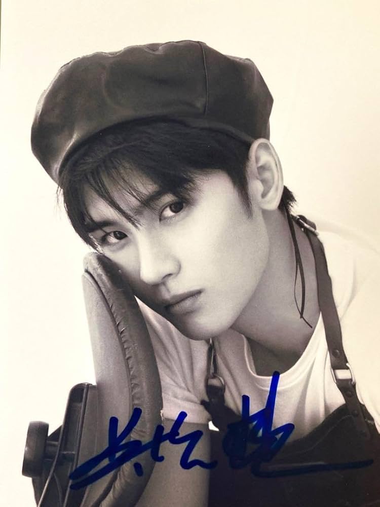 Amazon.co.jp: ホアンジュンジェ直筆サイン入り2Lサイズ写真…Huang