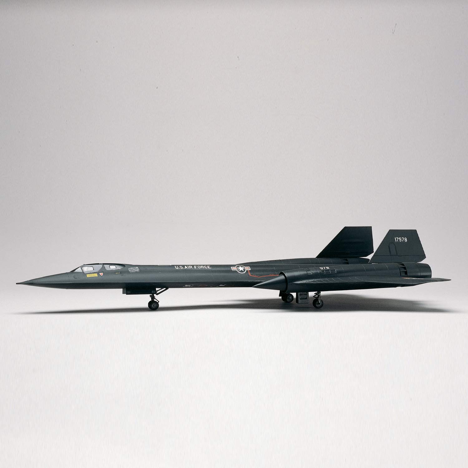 Amazon | アメリカレベル 1/72 SR-71 ブラックバード プラモデル