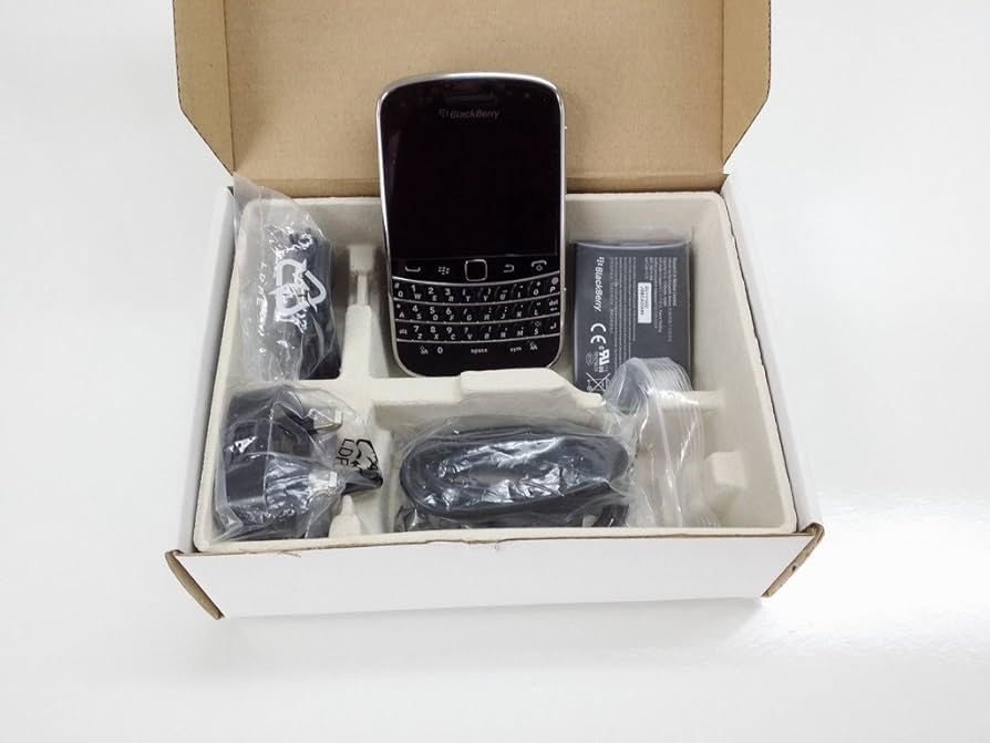 Amazon | BlackBerry Bold 9900 docomo [Charcoal Black