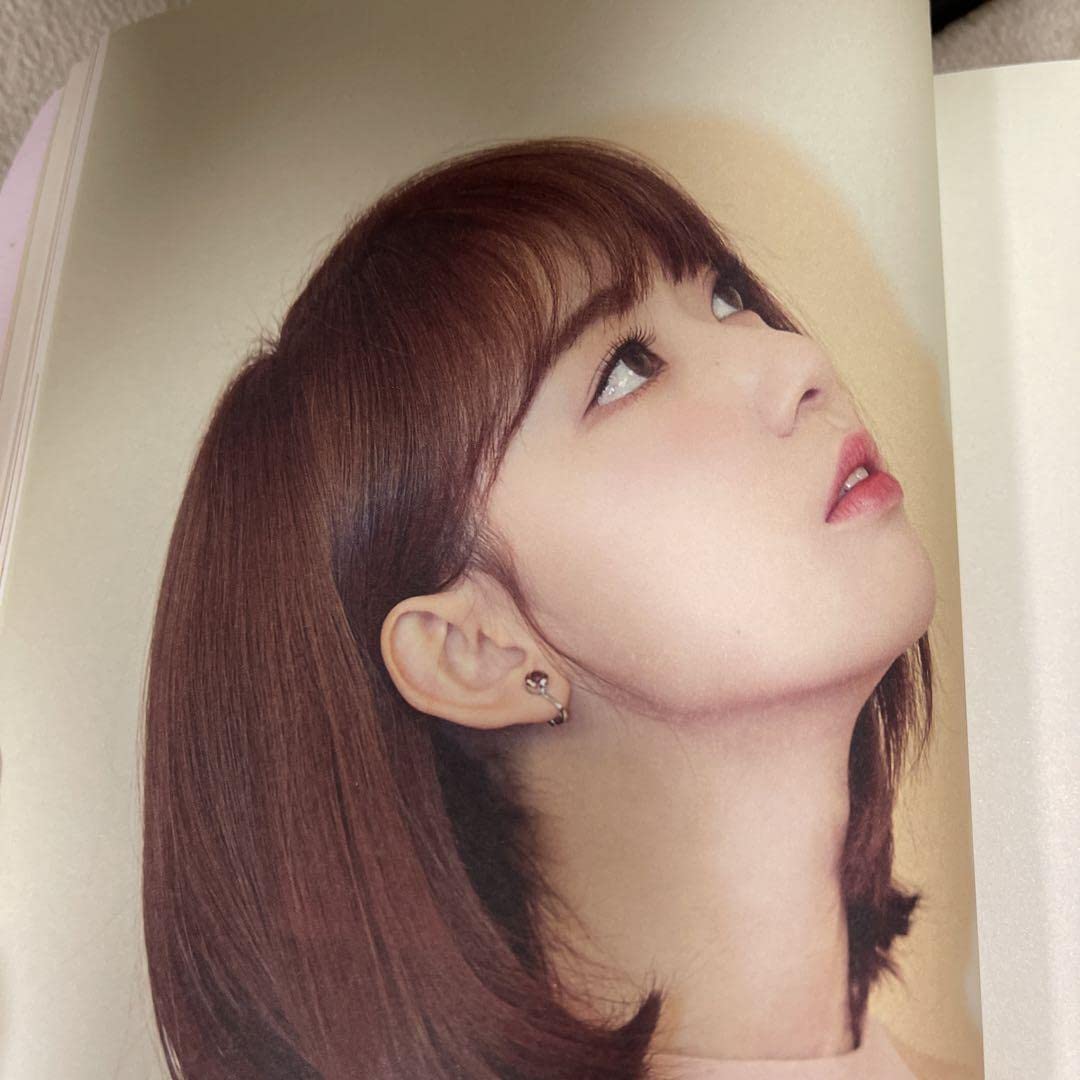 Amazon.co.jp: 宮脇咲良 IZ*ONE直筆サイン : おもちゃ