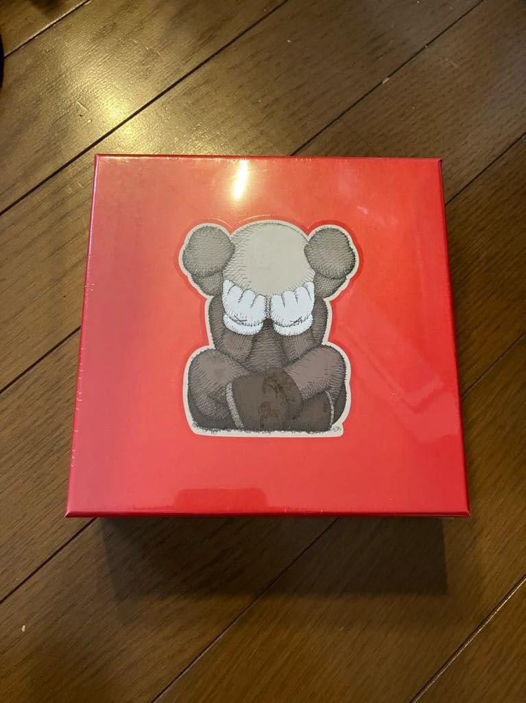 KAWS TOKYO FIRST開催記念グッズ ジグソーパズル100ピース2種 KAWS