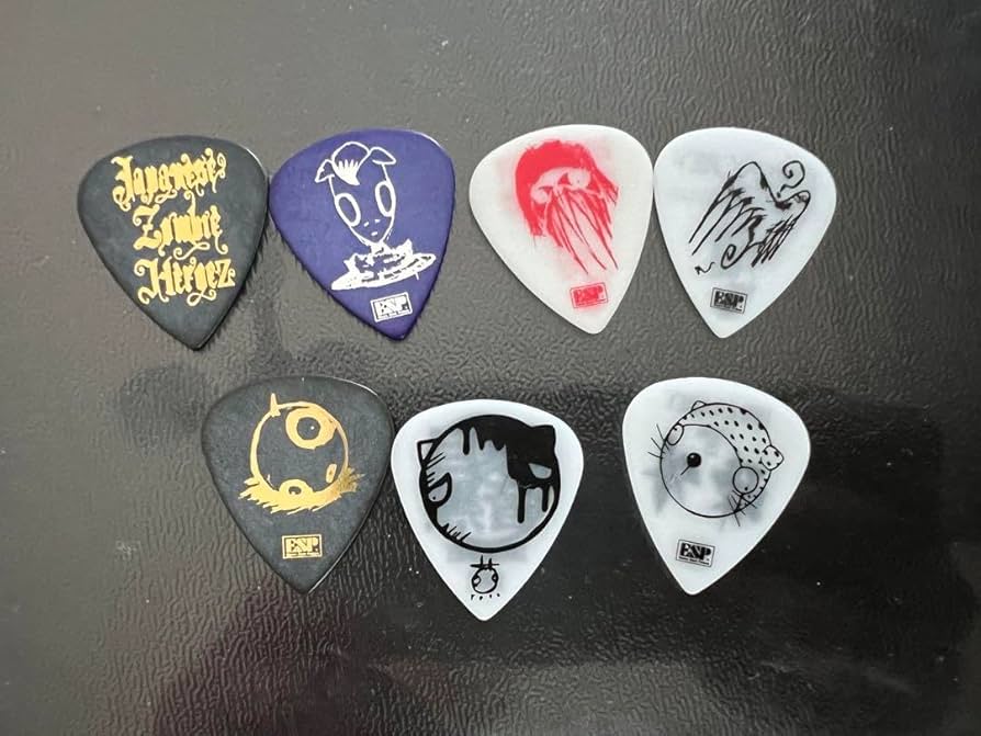 Amazon.co.jp: Dir en grey 薫 Kaoru ギターピック ESP 7枚セット