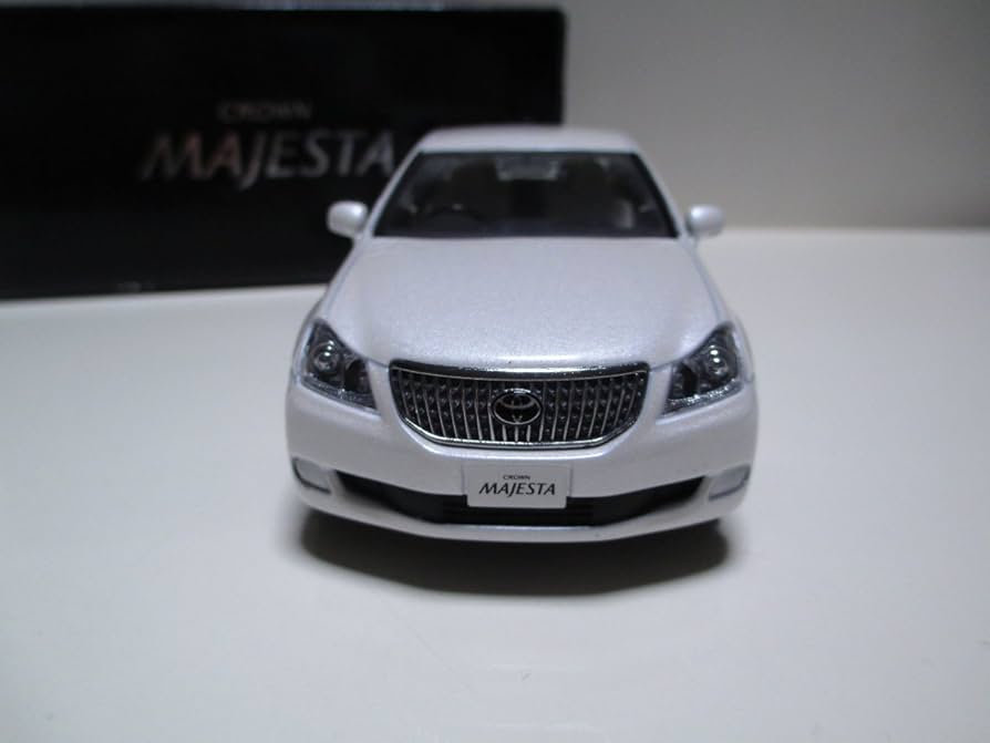 Amazon.co.jp: 1/30 トヨタ クラウンマジェスタ 200系 CROWN MAJESTA