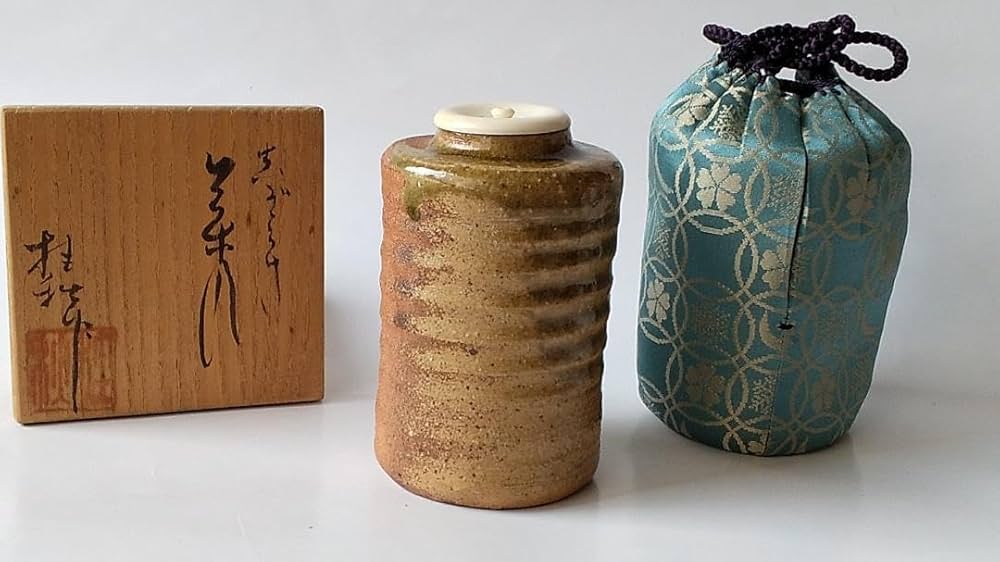 Amazon.co.jp: 信楽焼 茶入 今井桂秋 仕覆 雪月花七宝緞子 茶道具 共箱