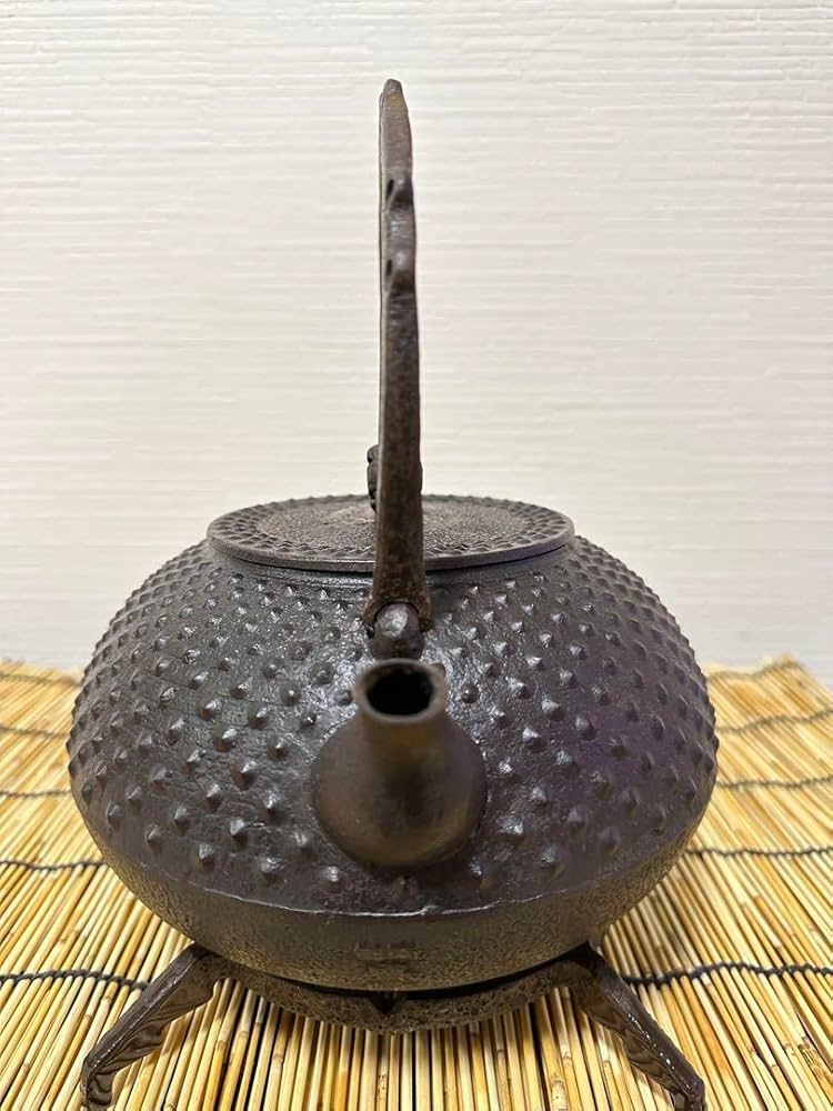 Amazon | 南部成龍堂鋳 及川光正 斎峰造 宝珠形馬蹄鉉 南部鉄瓶 南部