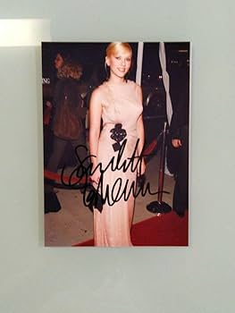 Amazon.co.jp: 超お宝…スカーレットヨハンソン直筆サイン2Lサイズ写真