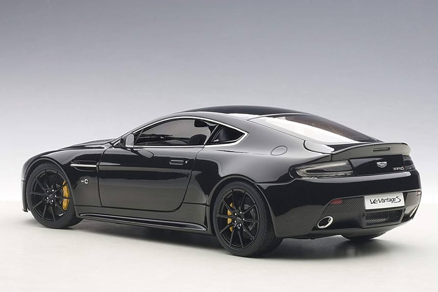 Amazon | AUTOart 1/18 アストンマーチン V12 ヴァンテージ S 2015