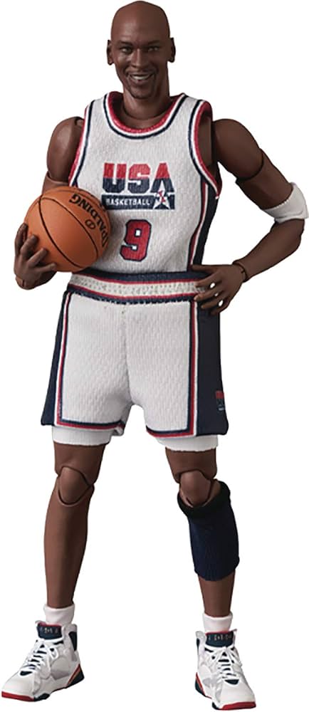 Amazon.com: Medicom Michael Jordan 1992 Team USA Mafex Action