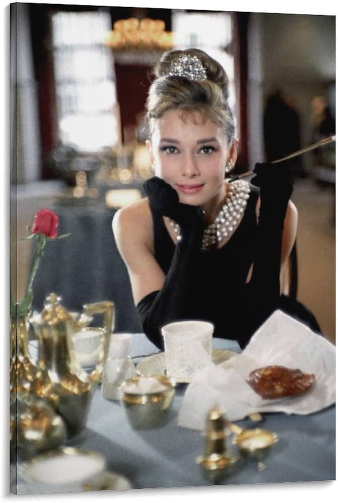 Amazon.co.jp: Audrey Hepburnオードリー・ヘプバーン《ティファニーで