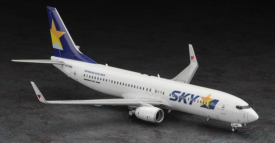 Amazon.co.jp: Hasegawa 1/200 Skymark Boeing 737-800 Plastic Model