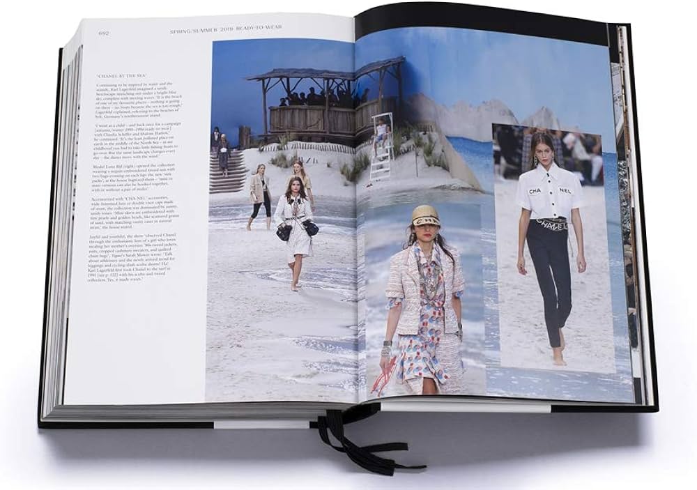 Amazon | CHANEL CATWALK(H) | MAURIES, PATRICK | History
