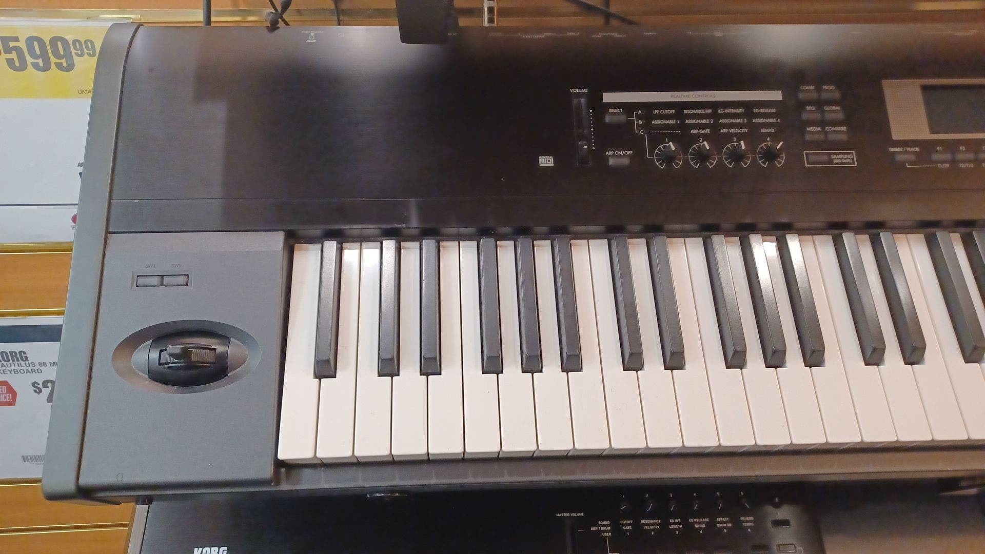 Amazon | KORG-TR61 | シンセサイザー | 楽器・音響機器