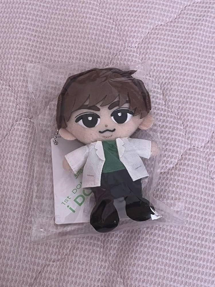 Amazon.co.jp: SnowMan すのチル 阿部亮平 ぬいぐるみ R : おもちゃ