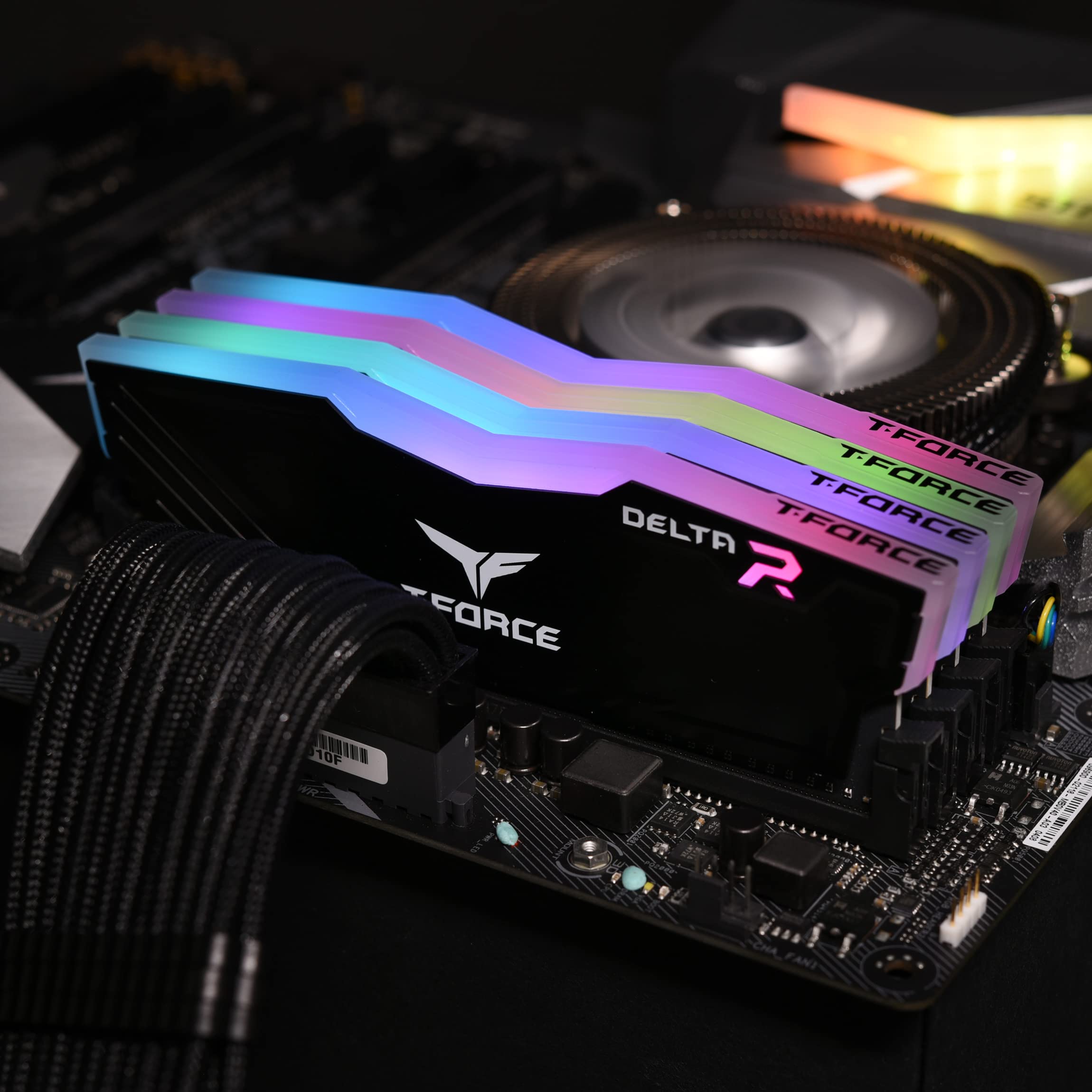 TEAMGROUP T-Force Delta RGB DDR4 32GB (2x16GB) 3600MHz Desktop