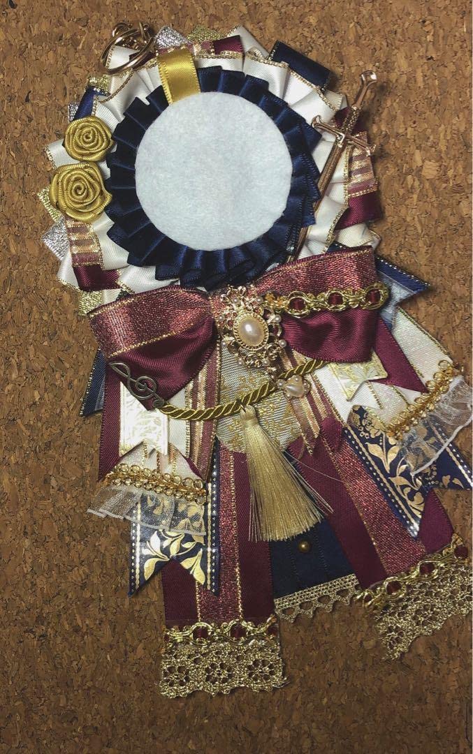 Amazon.co.jp: 朔間凛月 イベコレ缶バッジ ユーサネイジア モチーフ