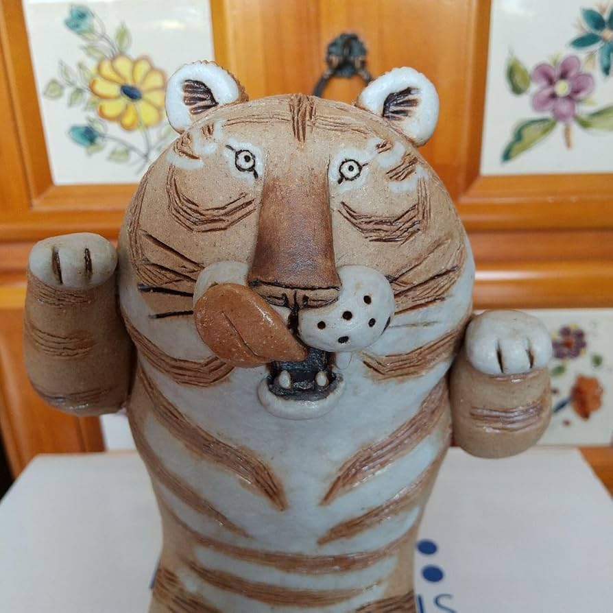 Amazon.co.jp: かとうゆみ 虎 置物 小物入れ 陶器 焼き物作家物
