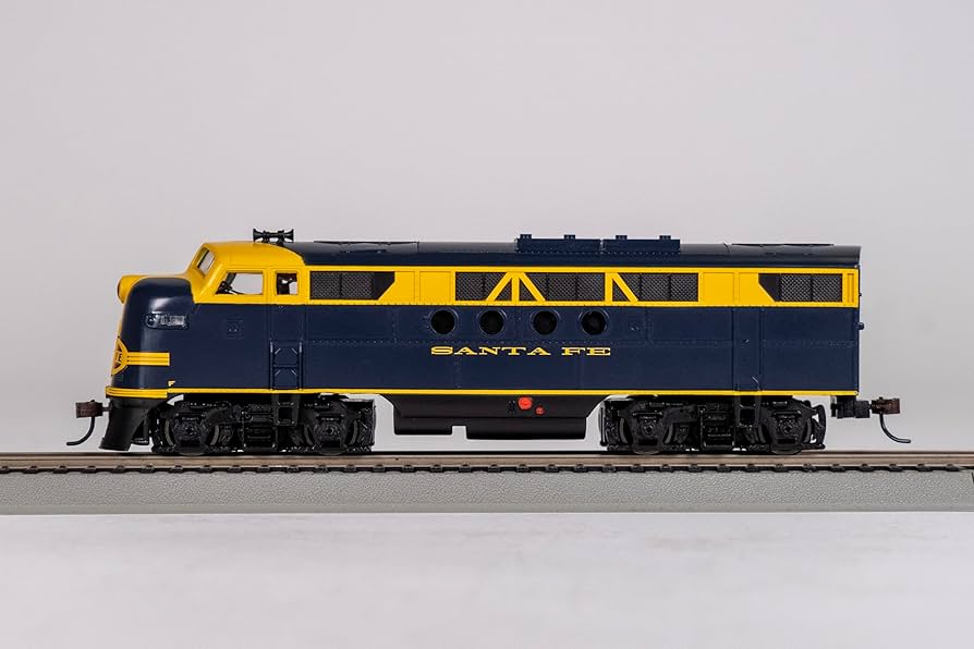 Amazon.com: Bachmann Trains - F7A DCC Ready Locomotive - Santa FE