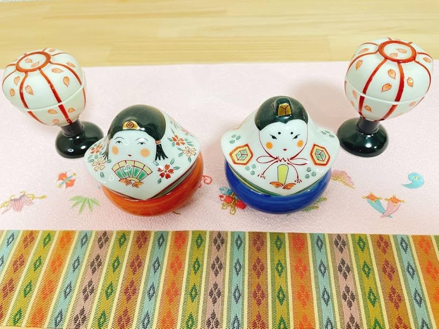 Amazon.co.jp: 有田焼 幸楽窯 錦おひな様珍味入 男女 錦桜ぼんぼり形