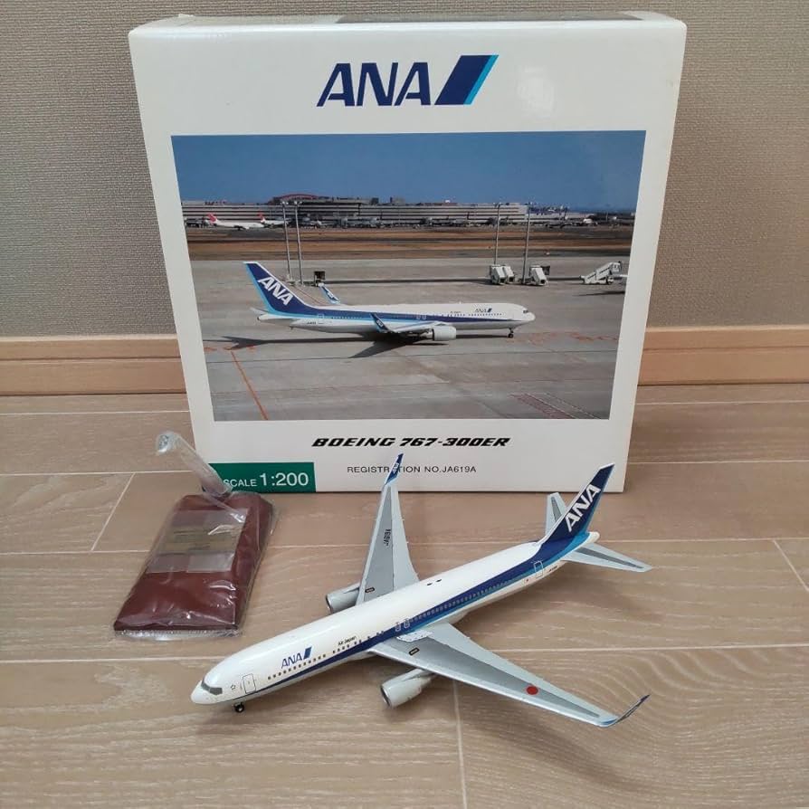 Amazon.co.jp: 1 200 全日空商事 ANA B767-300ER JA619A : 文房具