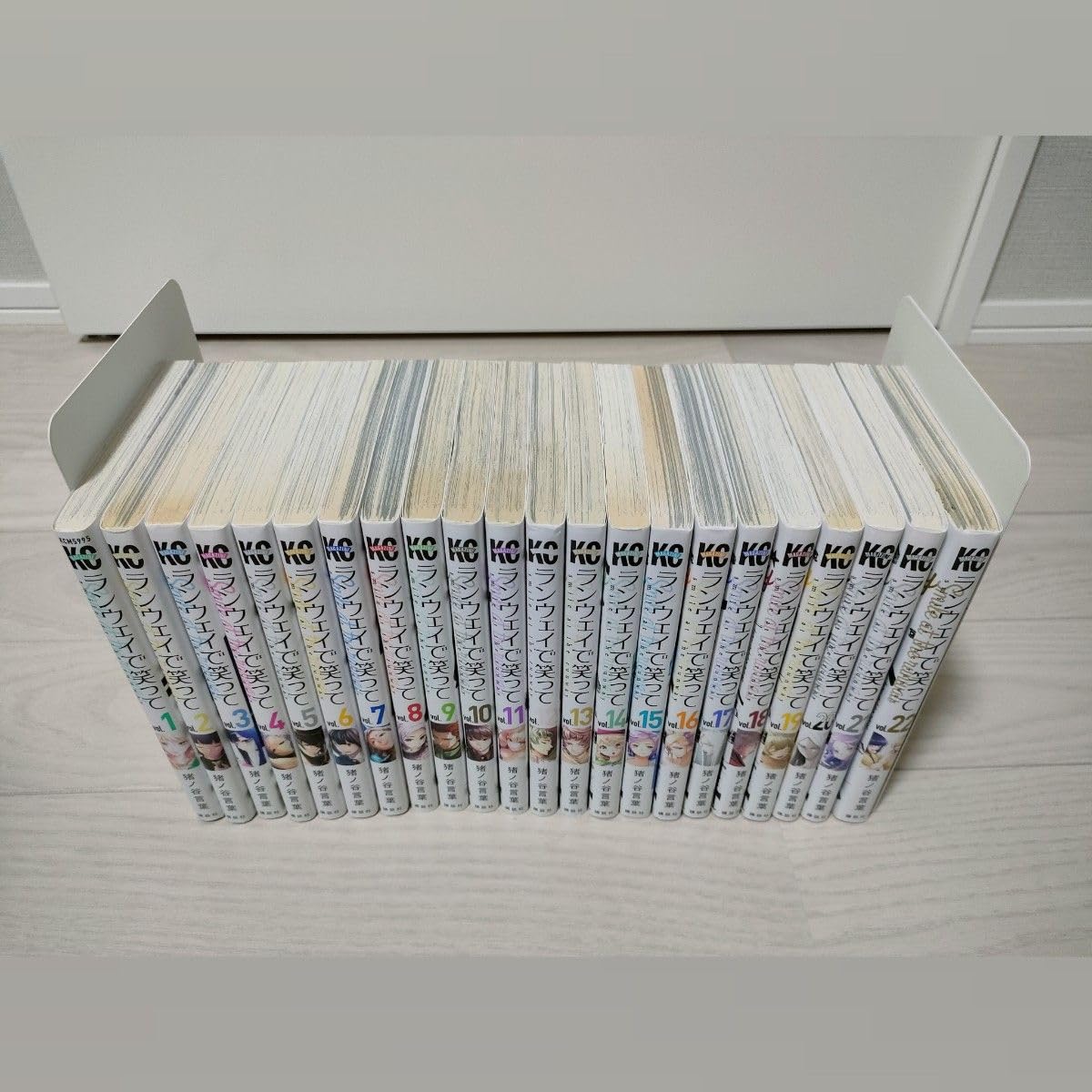 Amazon.co.jp: ランウェイで笑って 1巻から22巻 全巻セット : 文房具