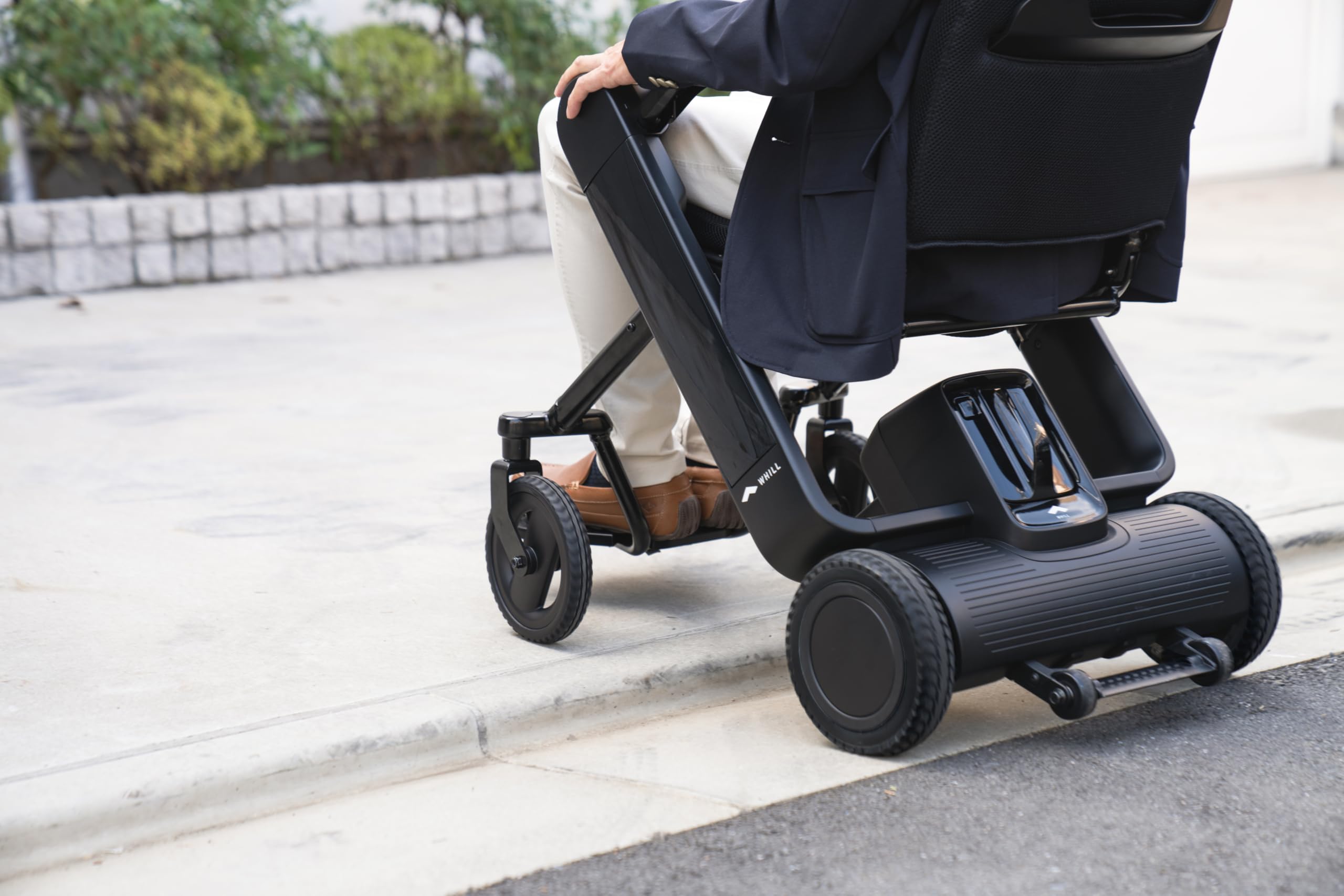 Amazon | WHILL Model F 折りたたみ式電動車椅子 軽量 耐荷重115kg