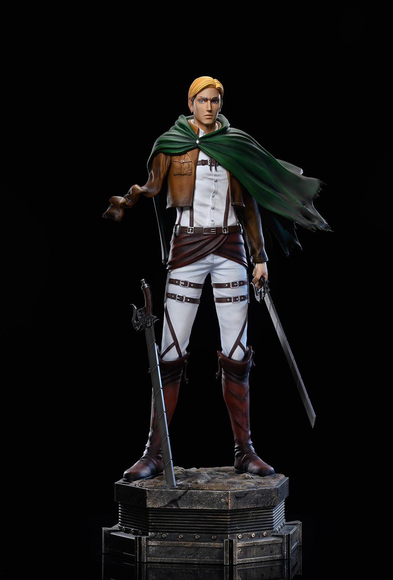 Amazon | エルヴィン・スミス フィギュア 1/4スケール 塗装済み完成品