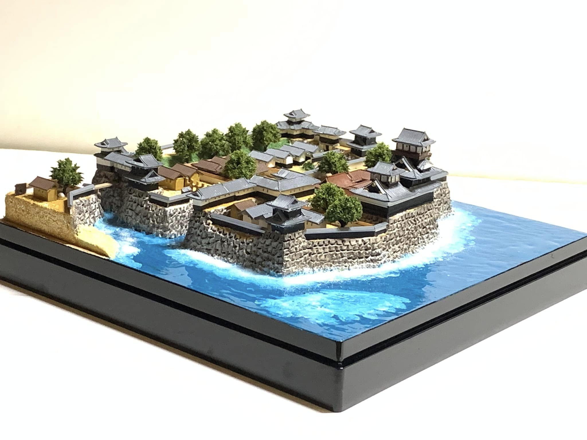 Amazon | [完成品] 明智光秀ゆかりの城 坂本城 ケース付き お城 模型