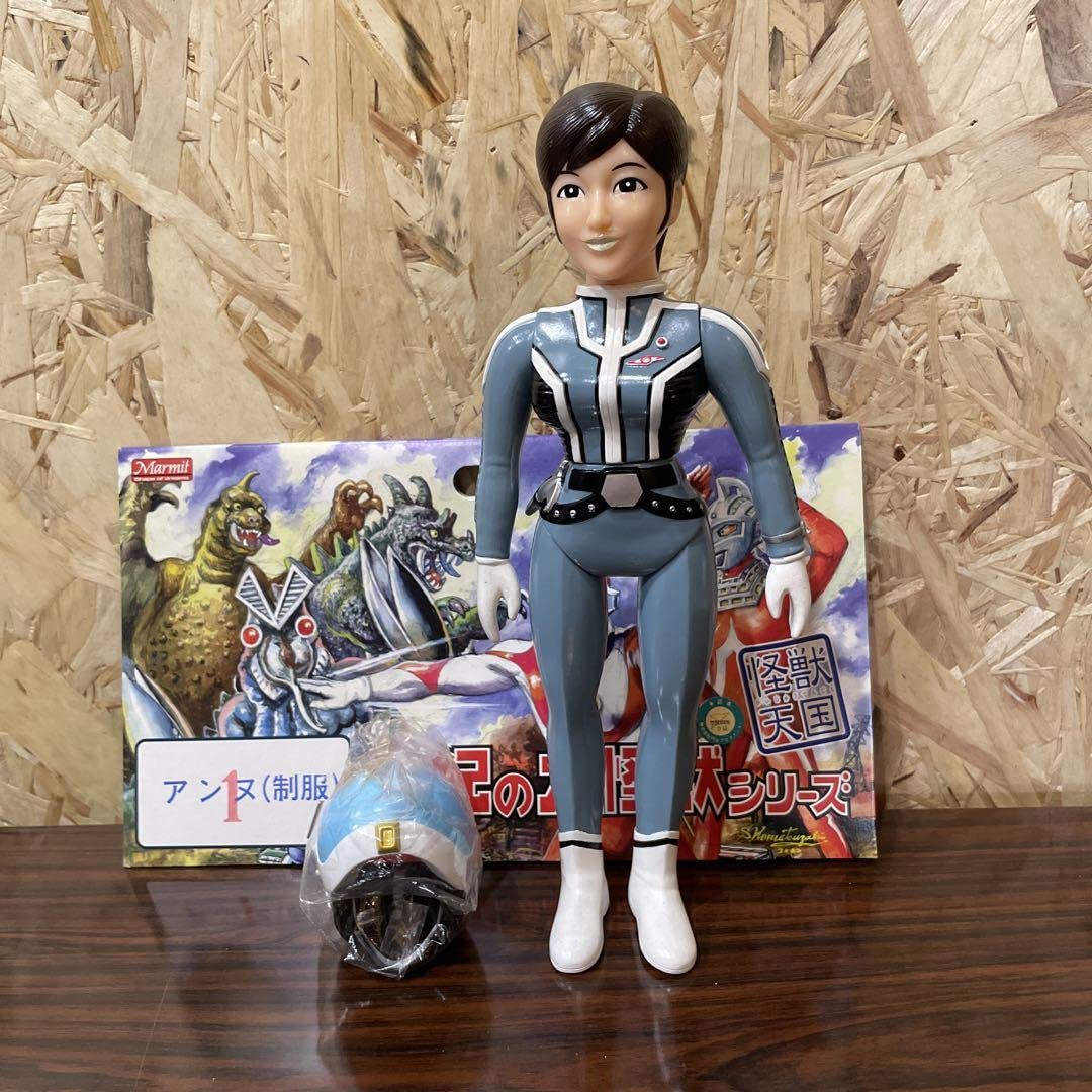 Amazon.co.jp: マーミット アンヌ隊員 制服1 ソフビ : おもちゃ