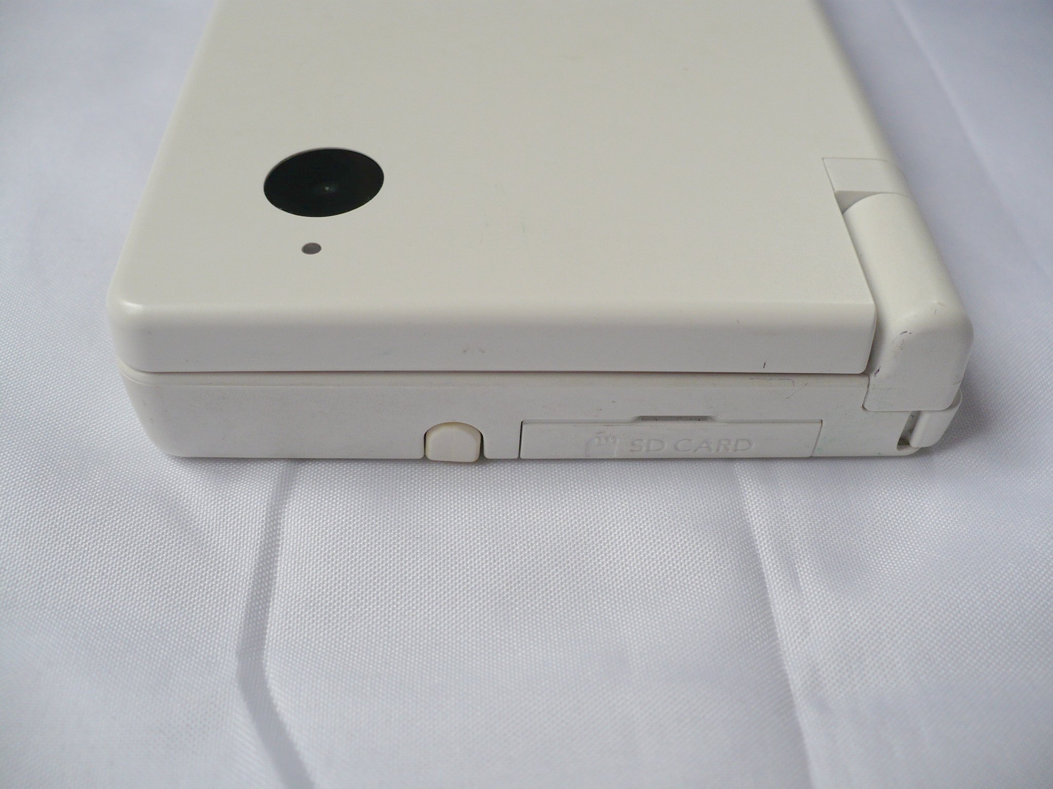 Amazon.co.jp: ニンテンドーDSi ホワイト【メーカー生産終了】 : Video