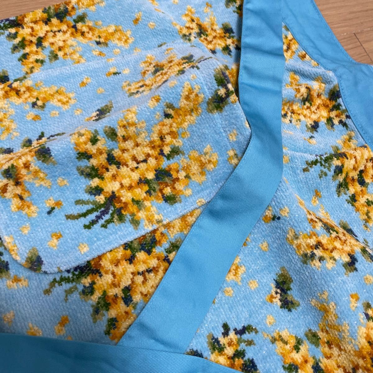 フェイラーミモザソラーレエプロン