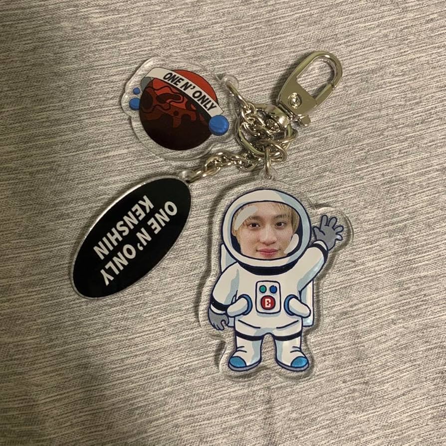 Amazon.co.jp: 3連アクリルキーホルダー ワンエン 上村謙信 : おもちゃ