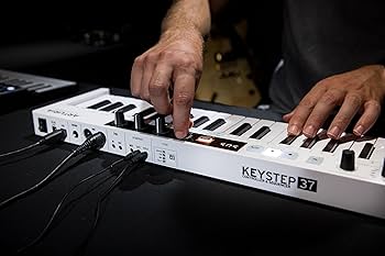 Amazon.com: Arturia KeyStep 37 Controller & Sequencer USB/MIDI/CV