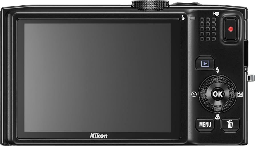 Nikon Coolpix S8200 Digitalkamera (16 Megapixel, 14-fach opt. Zoom