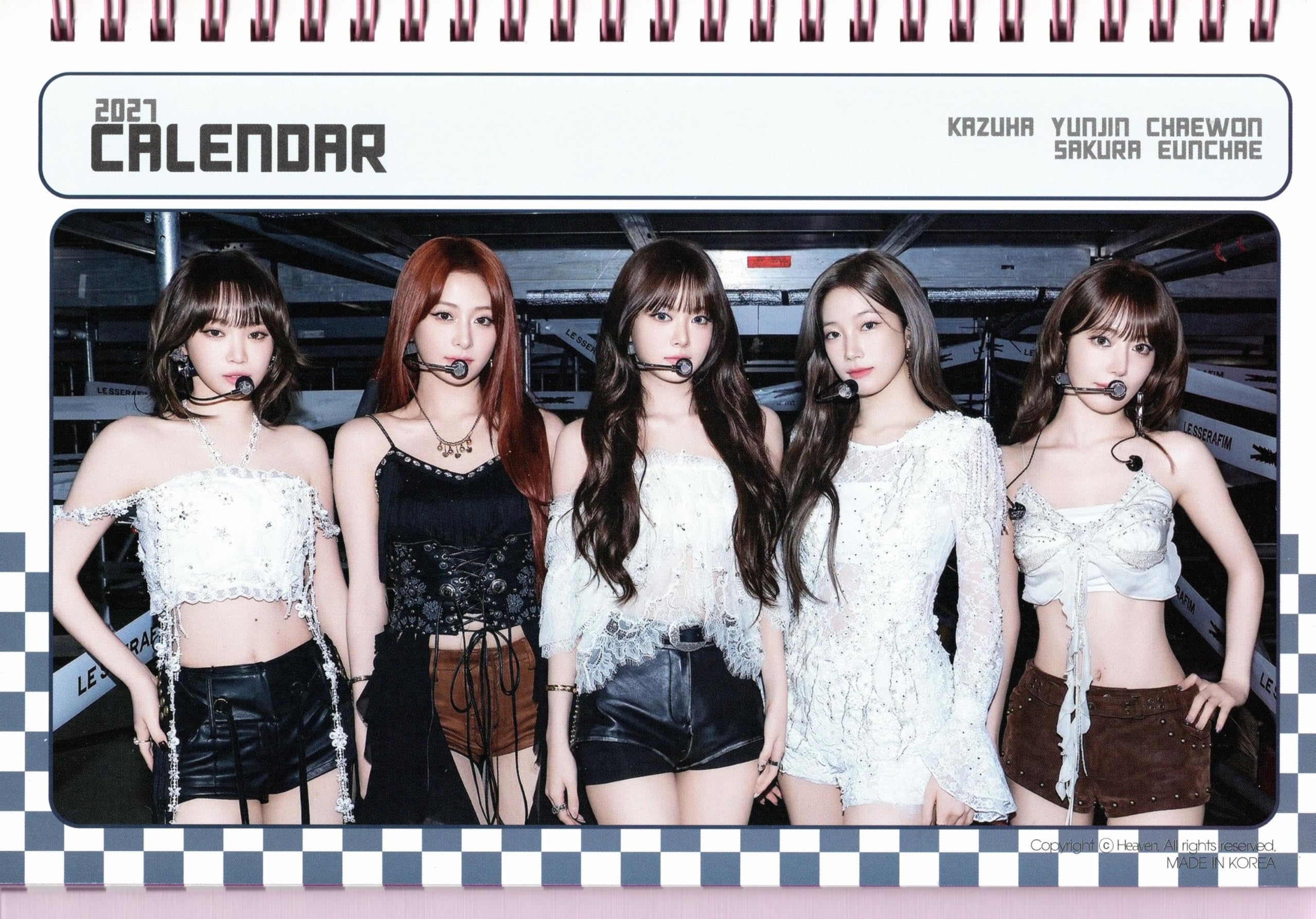 Amazon | ルセラフィ グッズ 卓上 カレンダー (写真集 ピンク 卓上