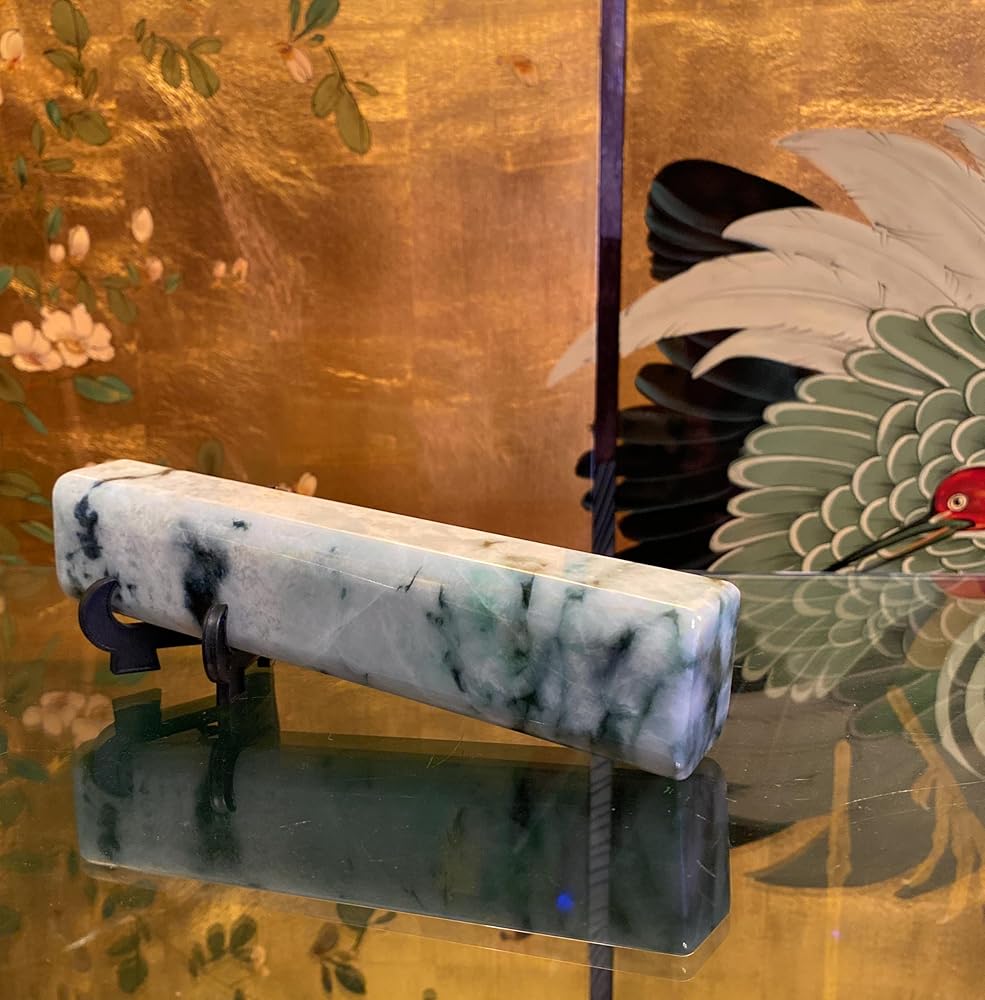 Amazon.co.jp: theory xyz 糸魚川翡翠 文鎮 天然石 翡翠 原石 磨き石