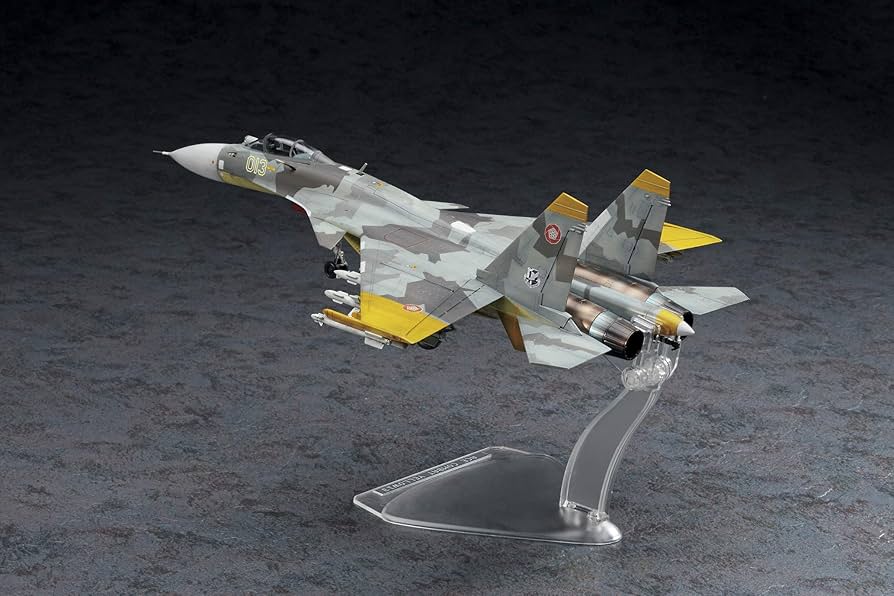 Amazon | ハセガワ 1/72 エースコンバットシリーズSu-33 フランカーD