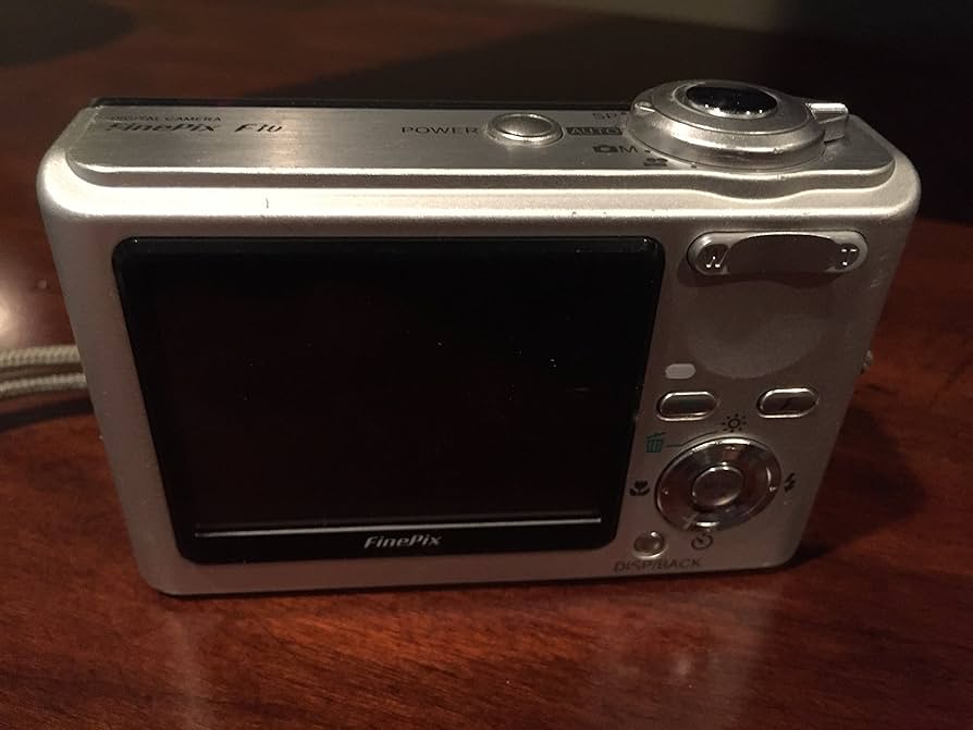 Amazon.com : Fujifilm Finepix F10 6.3MP Digital Camera with 3x