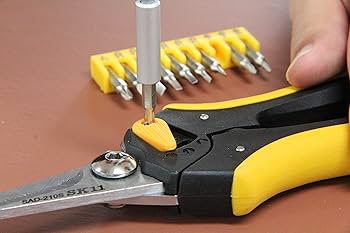 Amazon | イーバリュー(E-Value) 精密ドライバーセット ビット30種+