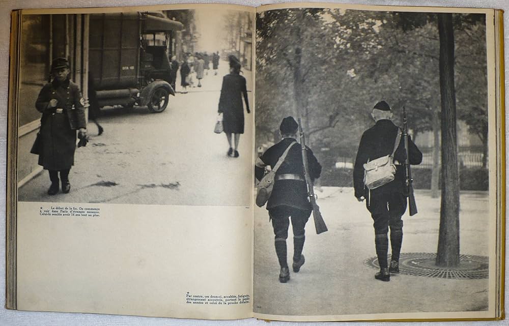 Amazon.com: A Paris Sous La Botte Des Nazis: Jean Eparvier: Books