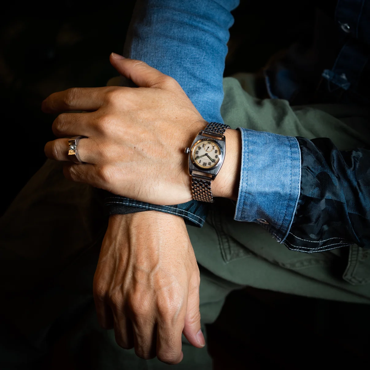 時計のガラスの傷はヴィンテージの風合いか、それとも修理するべき