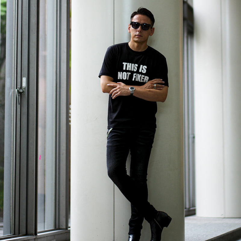 FTS-06 「THIS IS NOT FIXER」BLACK プリントTシャツ – MINIMAL WARDROBE