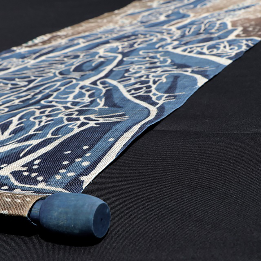 紺仁染織工房xOZー尾頭 山口佳祐〉本麻 藍染筒描き 「三十三応現身
