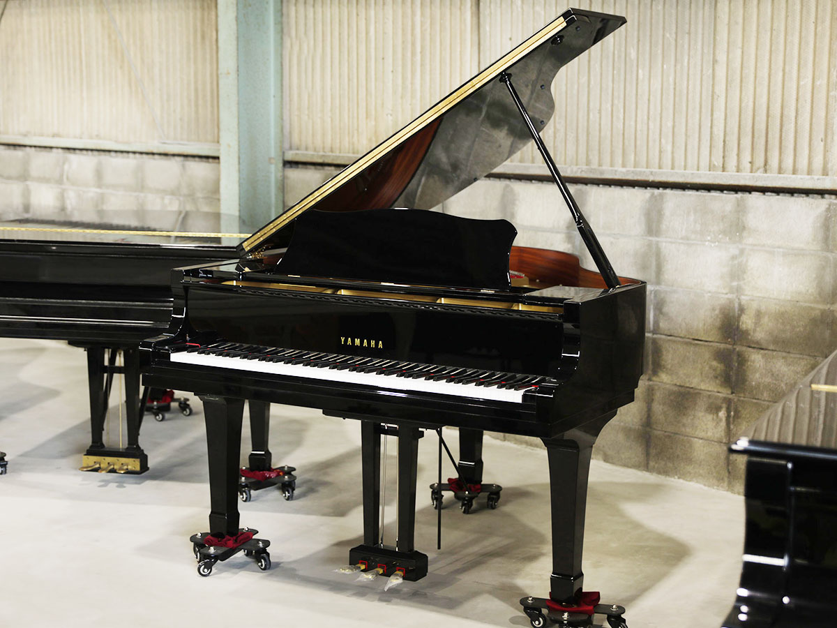 中古グランドピアノ YAMAHA（ヤマハ）G1E 小型ながらながら豊かな響き