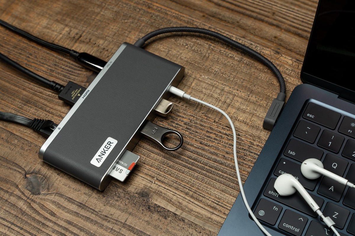 MacBook Air スペースグレー 本体＆ANKERメディアハブ他 【公式通販】