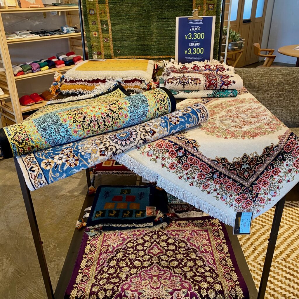 ペルシャ絨毯 ギャッベ 新品 190x135 cm 特別価格 40％引き‼ ペルシャ