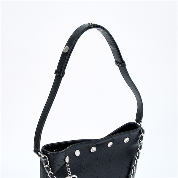 CHANEL マトラッセ ラージ 2025年 ショルダーバッグ ブラック シルバー